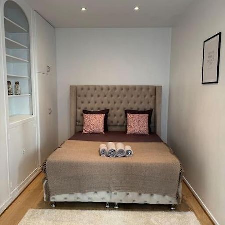 Charmant Appartement Au Moulin Rouge Paříž Exteriér fotografie