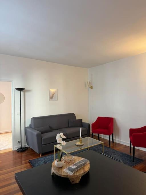 Charmant Appartement Au Moulin Rouge Paříž Exteriér fotografie